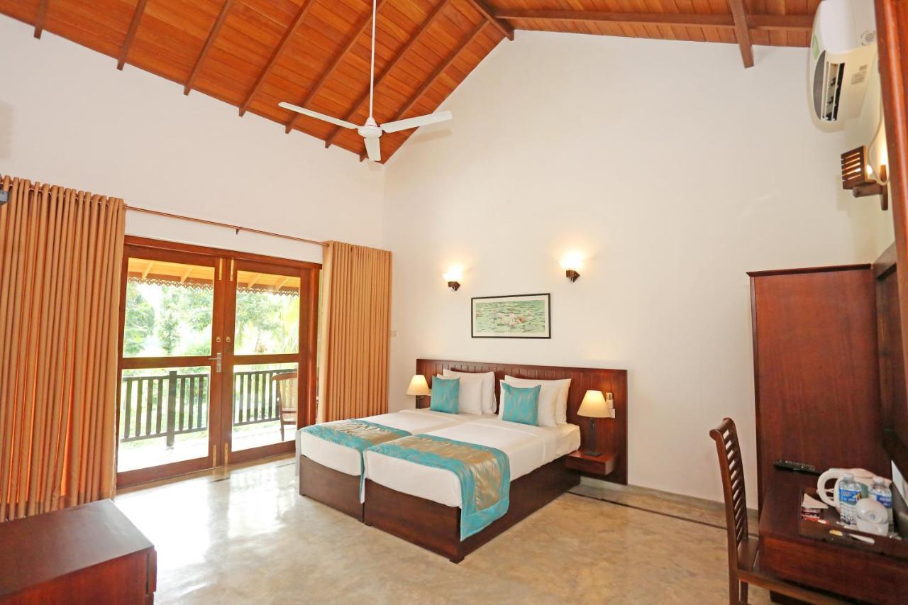 Villa Peacock Walahanduwa Экстерьер фото