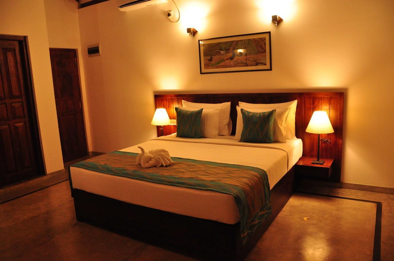 Villa Peacock Walahanduwa Экстерьер фото